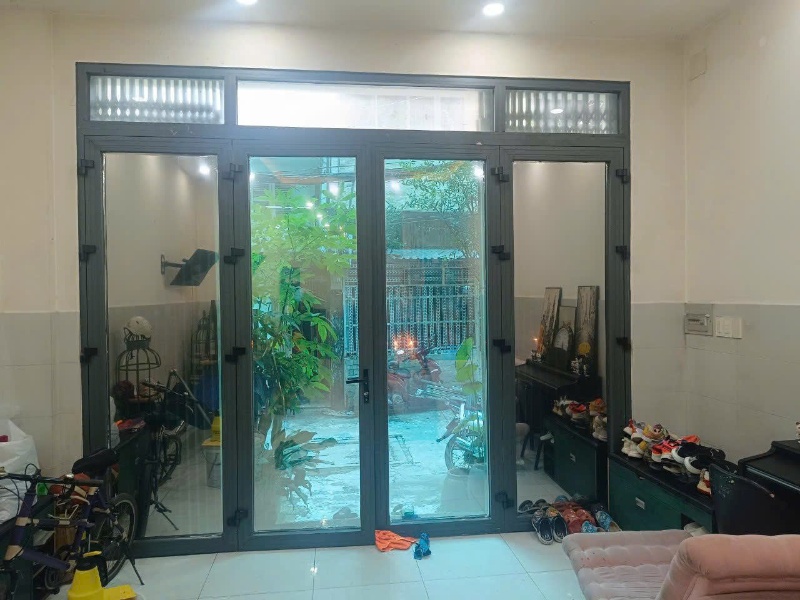 Hình ảnh thi công dán kính cách nhiệt chung cư 5